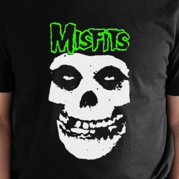 Misfits Green Skull Logo Shirt Rock Band Music Graphic Fan T-Shirt159 - Picture 2 of 5